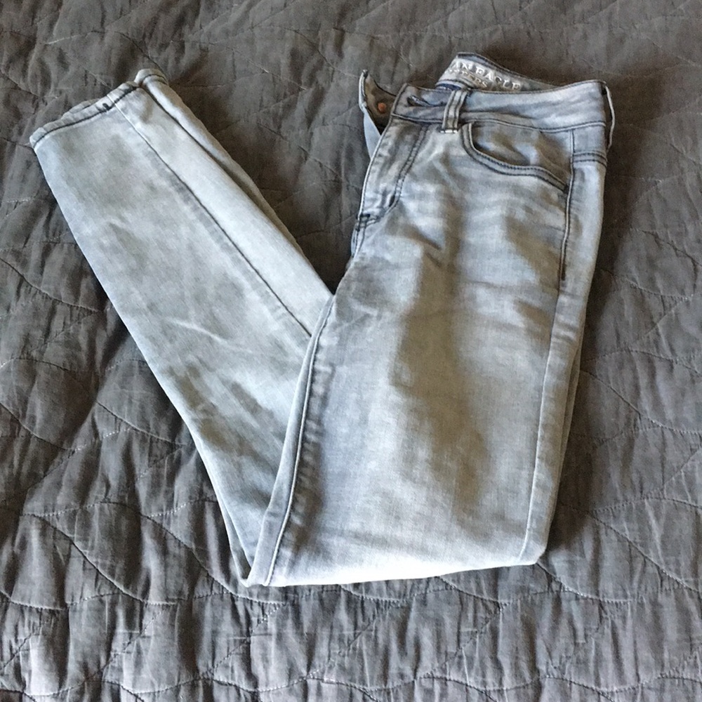 Grey American Eagle distressed hi-rise jegging
